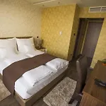 Отель Pole Position 2*