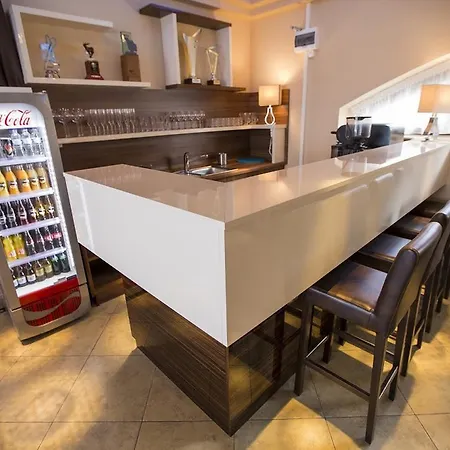 מלון Pole Position 2*