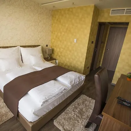 מלון Pole Position 2*