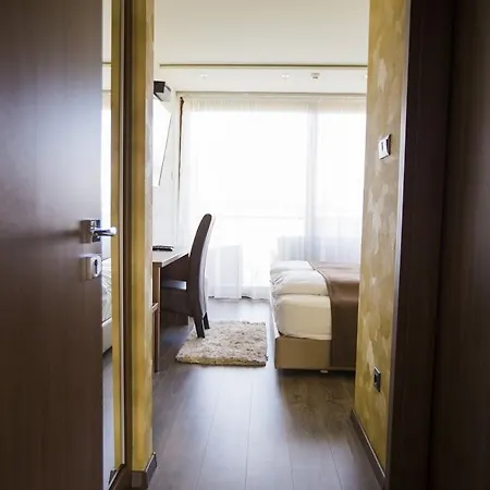 Hotel Pole Position 2*