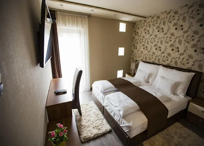 Pole Position Hotel 2*