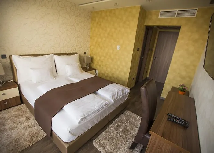 Hotel Pole Position 2*